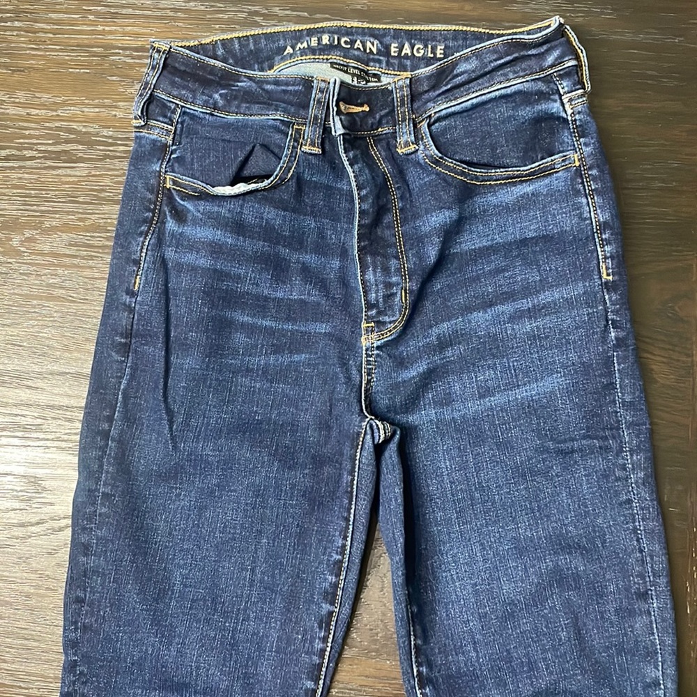 Dark blue American Eagle Jeans. Never worn. Size 6.